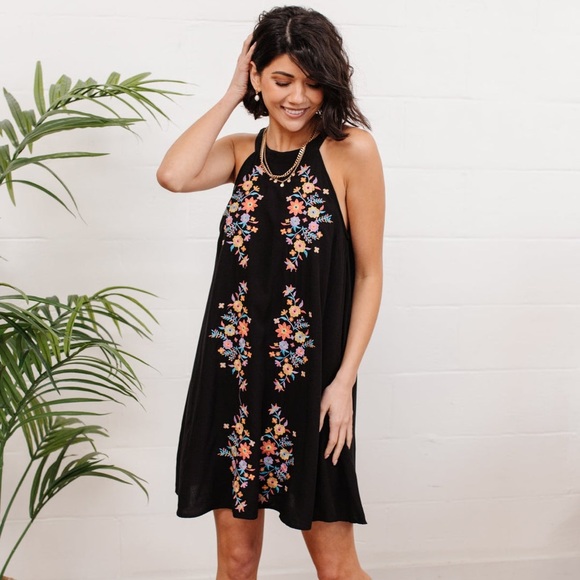NWT Savanna Jane Black Halter Dress w/Embroidery large - Picture 3 of 10